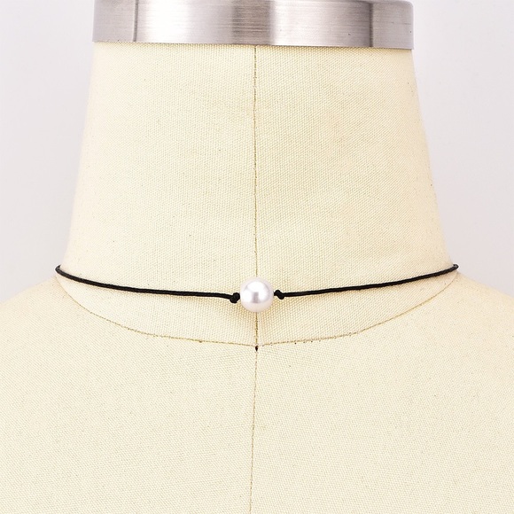 Pearl Choker Necklace - Picture 3 of 4